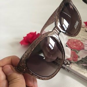 GUESS NWOT Glitter Sunglasses